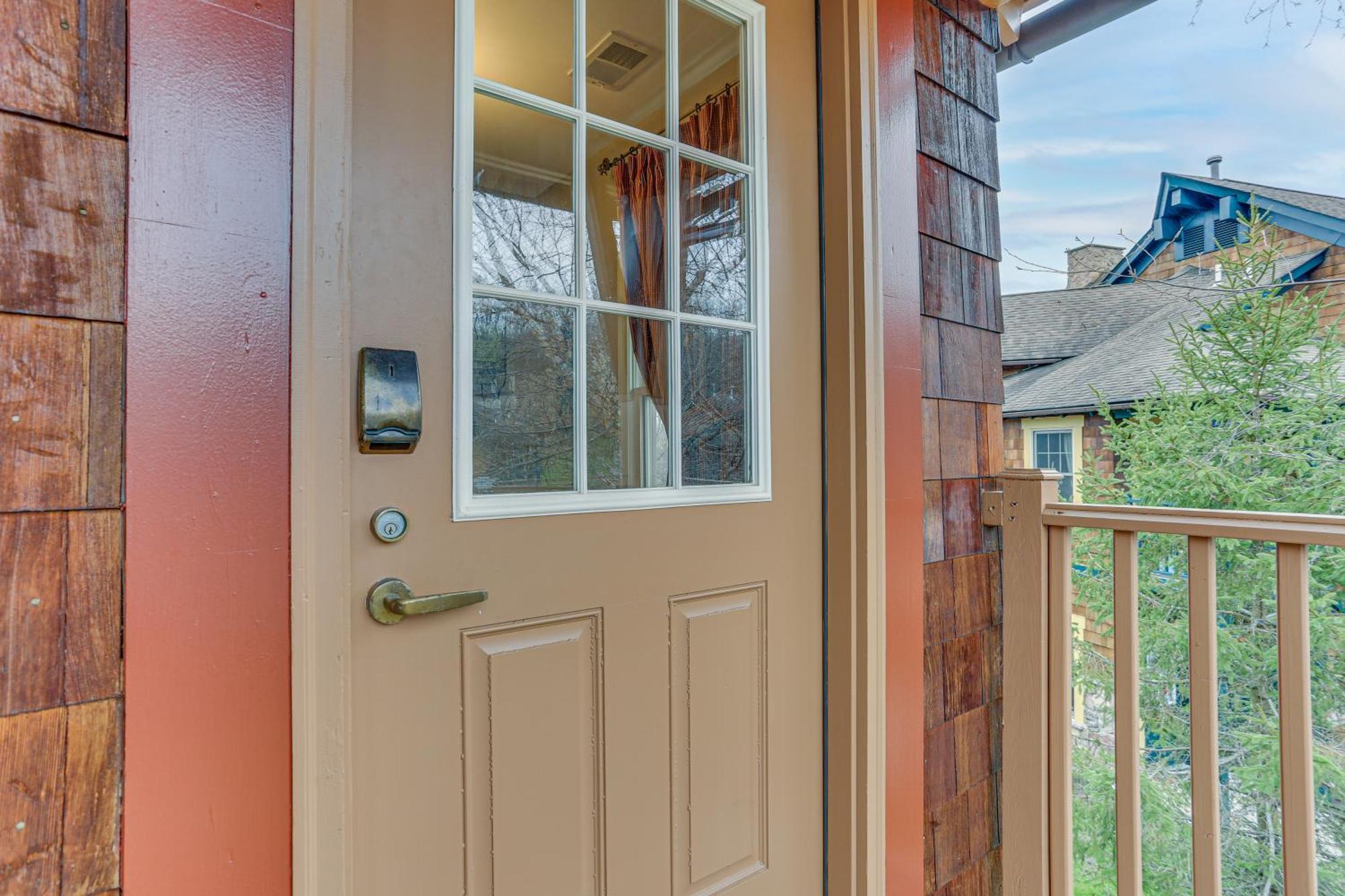 Spacious Condo With View Less Than 1 Mi To Mtn Creek Resort! Vernon Εξωτερικό φωτογραφία